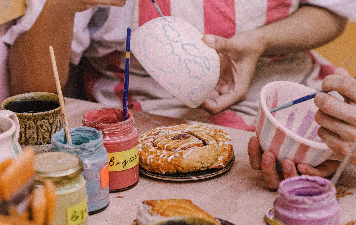 ¡Pinta una pieza de cerámica!